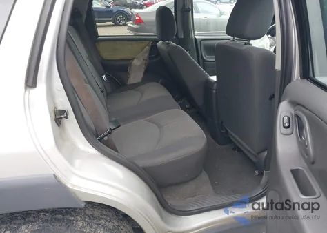 2005 Mazda Tribute I из США, поврежденный, VIN 4F2YZ02Z05KM59500